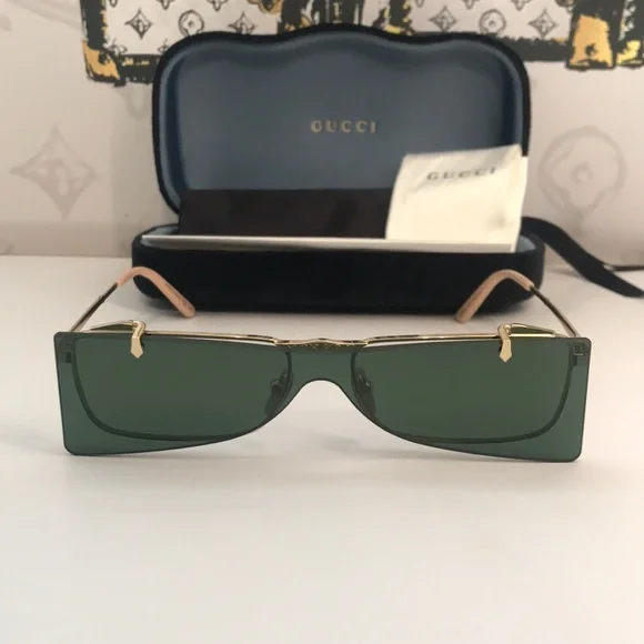 New Authentic Gucci GG0363S 001 Gold Flip-Up Rectangular Sunglasses Green Lenses NEW AUTHENTIC GUCCI GG0363S 001 GOLD FLIP-UP RECTANGULAR  main image 4